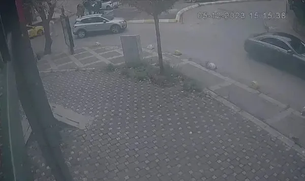 Eski milli futbolcu Oktay Derelioğlu’na büyük şok! Trafikte saldırıya maruz kaldı! Dehşet anları kamerada