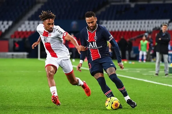 Galatasaray’ın yeni transferi Sacha Boey İstanbul’a geldi