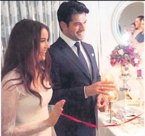 Fahriye Evcen ile Burak Özçivit nişanlandı - 1