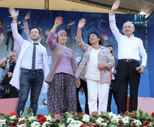 CHP rozetini çıkarıp AK Parti'ye katıldı! Balyalı Esma Kılıçdaroğlu'nun "siyasi şovunu" böyle anlattı - 2