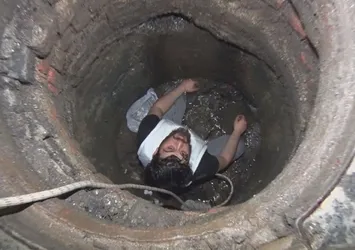 Uyuşturucuyu kanalizasyondan çıkardılar