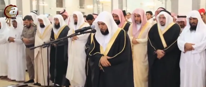 Kabe imamlarının taklidini aslı gibi yapıyor! Mahmud Fadl dinleyenleri şaşkına uğrattı - 2