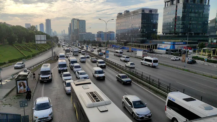 Son dakika: İstanbulluların sabah çilesi sürüyor! Trafik durma noktasına geldi - 5