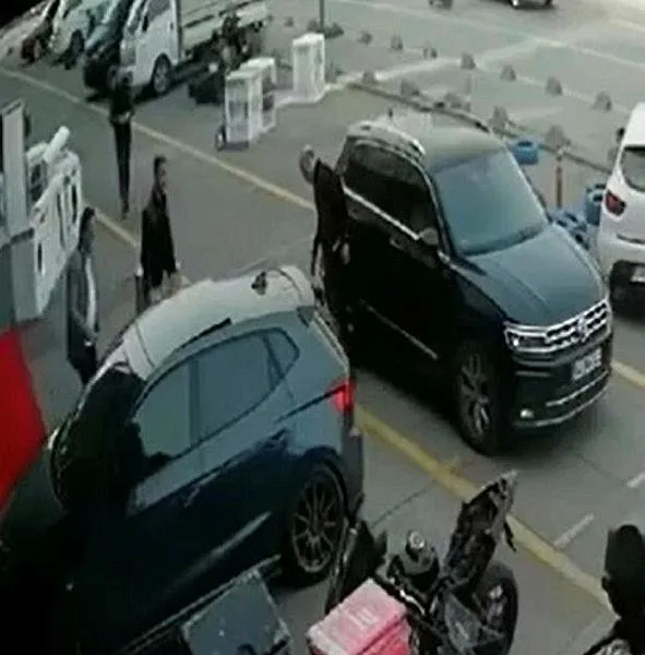 1713950451980.jpeg İstanbul'da "ayak ezme" cinayeti! Hastane masrafları ödenmeyince olay çıktı - 1