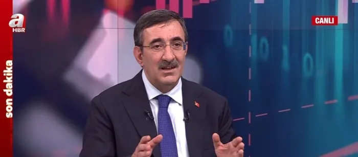 cumhurbaskani-yardimcisi-cevdet-yilmaz-a-haberde-1713552776780.jpg Cumhurbaşkanı Yardımcısı Cevdet Yılmaz A Haber'de! Emekliler için yeni çalışmalar yolda | Enflasyonu düşürmek adına hangi adımlar atılacak? - 2