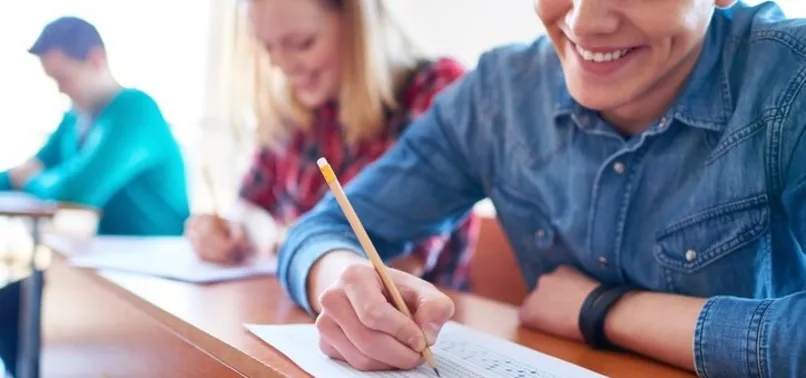 YDS saat kaçta başlıyor ve bitiyor? ÖSYM ile YDS sınavı ne kadar, kaç dakika sürecek? Sınav giriş belgesi sorgulama...