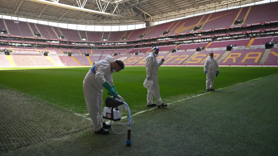 Galatasaray-Beşiktaş derbisi öncesinde Türk Telekom Stadı dezenfekte edildi