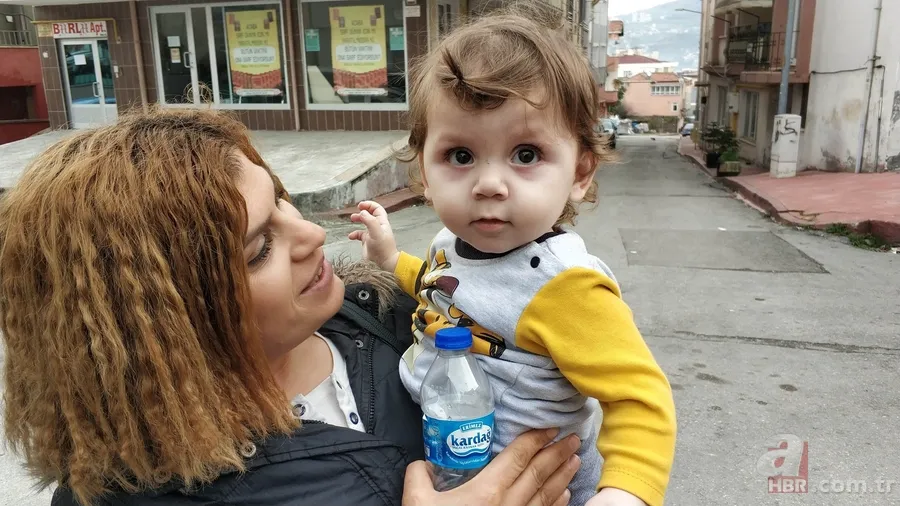 Pencereden düşen ikizlerden biri ağır yaralanırken, diğerini ise direğe tırmanan kurye kurtardı 9