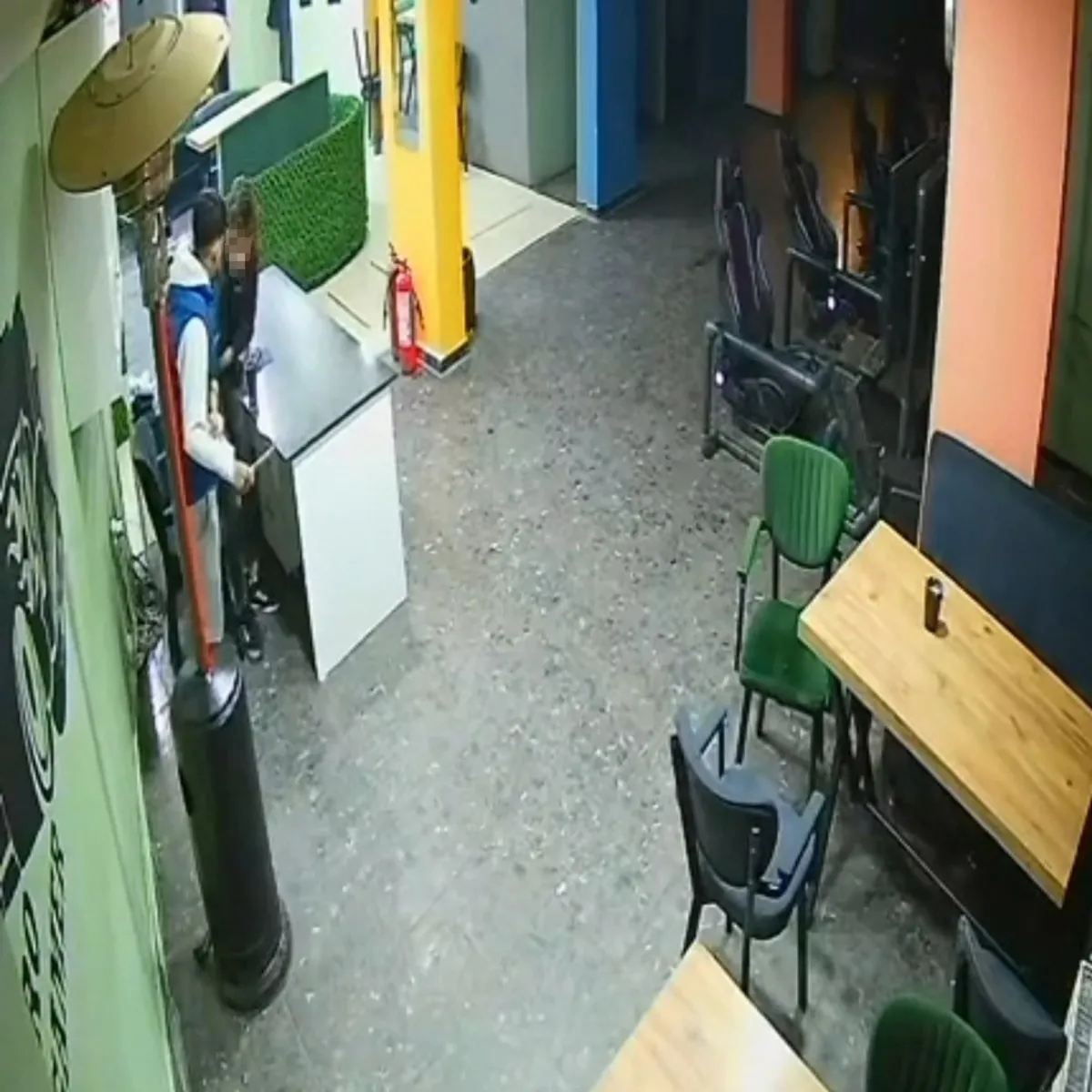 İnternet kafede dehşet anları! Oyun oynamak için gitti defalarca bıçaklandı