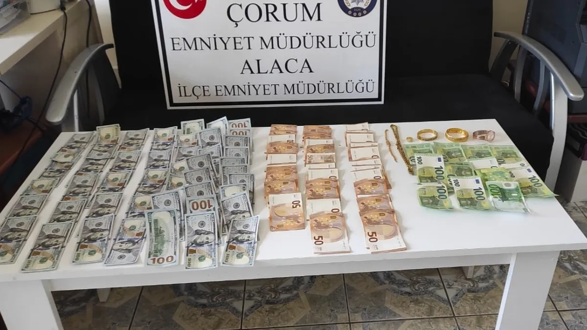 Evden hırsızlık yapan 2 zanlı yakalandı