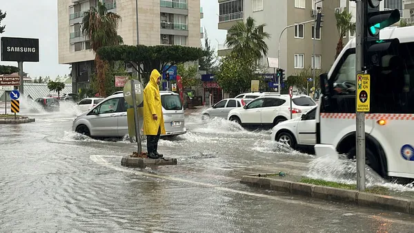 1673546518632.jpg Son dakika: Eğitime bir gün ara! Yoğun sağanak yağış ve fırtına uyarısı! Antalya Elmalı için flaş karar... - 3