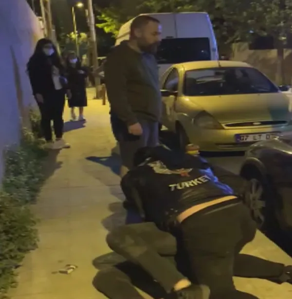 Son dakika | Motosikletli grup çığlık atan kadının imdadına tam zamanında yetişti - 1