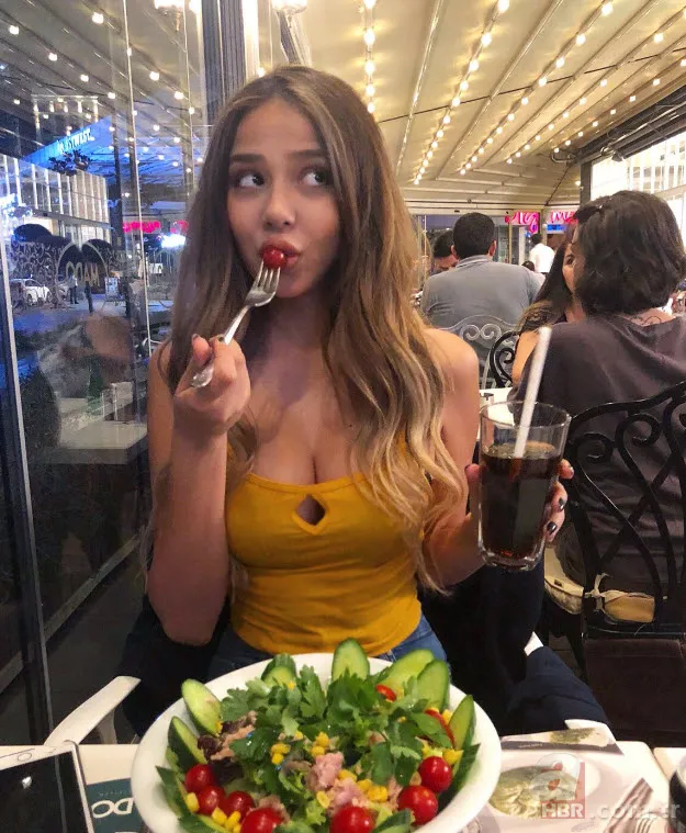 Loris Karius hız kesmiyor! Şimdi de Merve Taşkın'a... 9