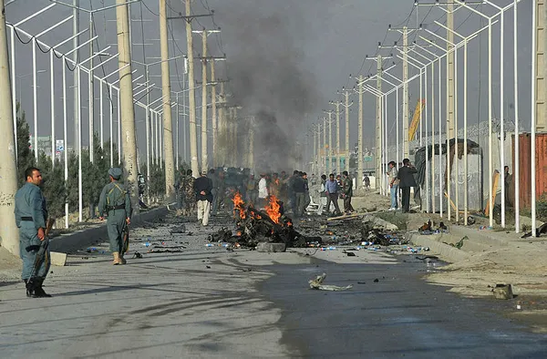 Taliban Sözcüsü Zabihullah Mücahid’ten Kabil Havalimanı’na yapılan saldırıya ilişkin flaş iddia: ABD askerleri sivilleri silahla vurarak öldürdü