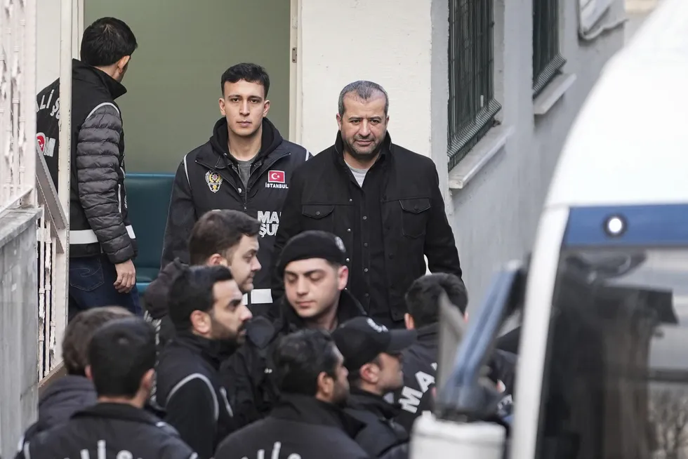 atasehir-belediyesinde-rusvet-operasyonu-onursal-adiguzel-dahil-19-supheliye-tutuklama-talebi-1776818241887.jpg Foto: AA