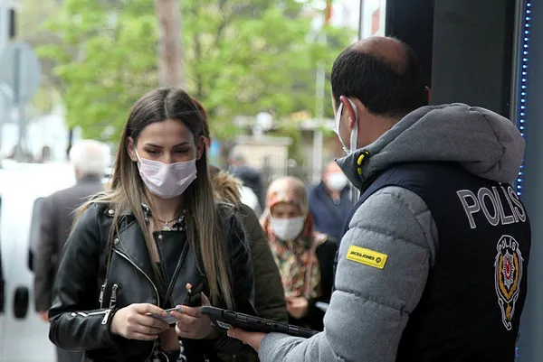 Uzmanlardan koronavirüs ve Omicron müjdesi! Bitiş için o tarihi işaret ettiler