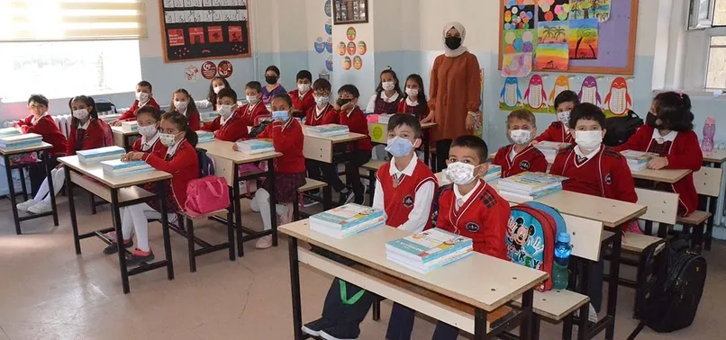 Okulların açılmasına kaç gün kaldı? Lise, Ortaokul, İlkokul... Yarıyıl tatili uzatıldı mı? 1 ay mı, 15 gün mü? 2022-2023 MEB TATİL TAKVİMİ