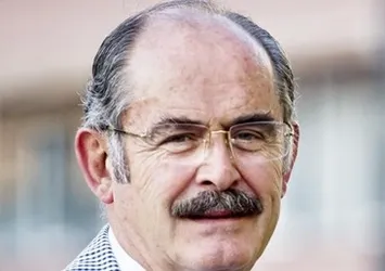 Yılmaz Büyükerşen'e saldırı girişimi