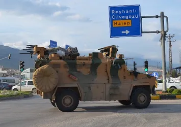 TSK'dan sınıra zırhlı araç sevkiyatı