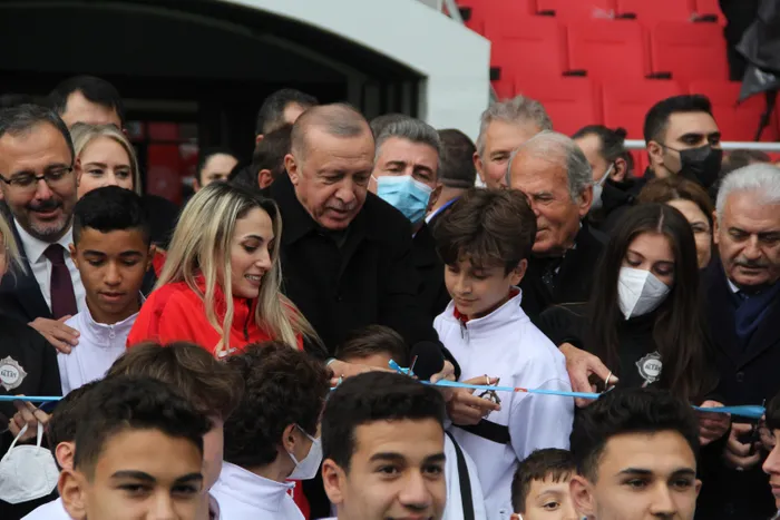 Son dakika: Devlet sözünü tuttu: İzmir’de evler bir yılda teslim! Başkan Erdoğan’dan Deprem Konutları Teslim Töreninde önemli açıklamalar