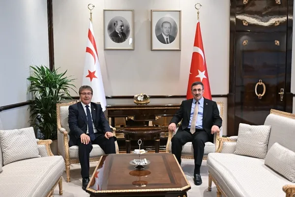 Cumhurbaşkanı Yardımcısı Yılmaz KKTC Başbakanı Üstel ile ortak basın toplantısı düzenledi! Kıbrıs Adası’nın en büyük havalimanı olacak