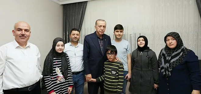 Başkan Erdoğan görme engelli hafız Ravzanur Koçaker’i evinde ziyaret etti