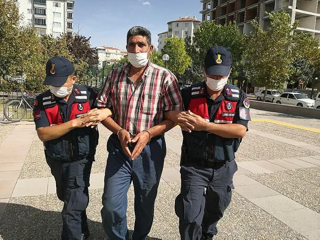 Aksaray'da dede ağzında emzikli torununun eline silah verip ateş ettirdi - 3