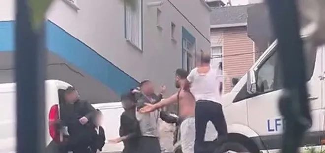 Kardeş kavgasında sopa ve bıçaklar havada uçuştu!