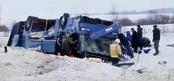 Rusya’da çocukları taşıyan otobüs takla attı: 7 ölü
