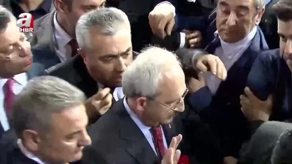 CHP’de bitmeyen Atatürk tartışmaları