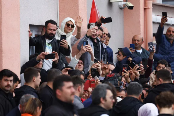 Son dakika: Türkiye sandık başında! Başkan Erdoğan İstanbul’da oyunu kullandı