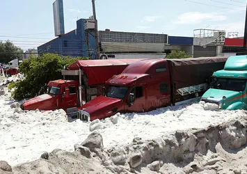Guadalajara yaz günü buza gömüldü!