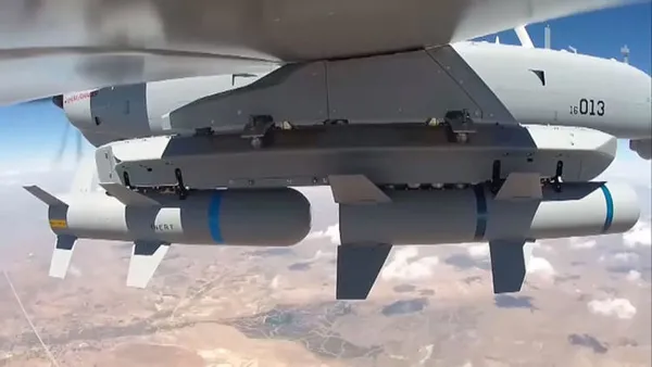 Türkiye'nin yeni gücü Ege'de MAM-L taşıyan SİHA'lar olacak! Bir savaş gemisini... - 1