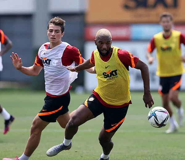 Galatasaray teknik direktörü Fatih Terim PSV karşısında 3 isme şans vermedi