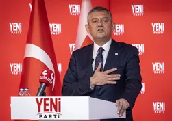 Özgür Özel'den rüşvet skandalında çarpıcı itiraflar! "Kabak gibi ortada" diyerek açıkladı