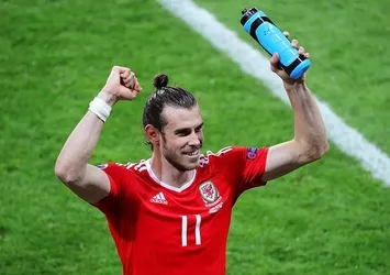 Galler'den tarihi başarı!
