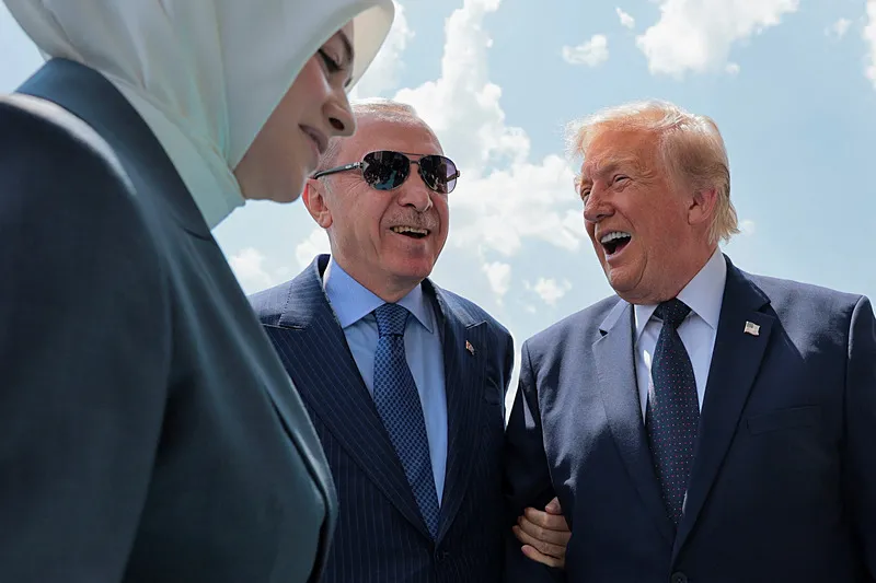 abd-baskani-donald-trump-ankarada-baskan-erdogandan-karsilama-1783423439916.jpg ABD Başkanı Donald Trump Ankara'da! Başkan Erdoğan'dan karşılama - 1
