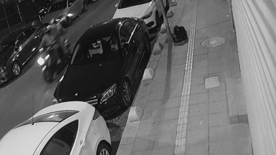 Şişli’de emlakçıya silahlı saldırı kamerada: Kimseyle husumeti olmadığını söyleyen emlakçı şaşkına döndü