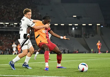 Galatasaray'da sol bek çalışmaları hızlandı! Derrick Köhn'e yol göründü