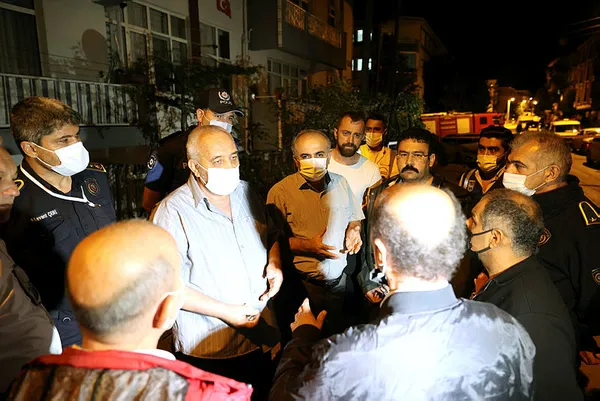 Son dakika: Ankara'da panik! Kolonu patlayan 24 daireli bina boşaltıldı - 3