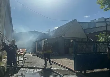 Avcılar'da mobilya fabrikasında korkutan yangın!
