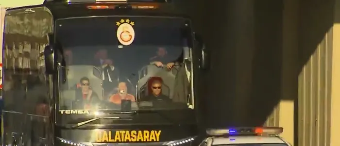 Fenerbahçe Galatasaray derbisi öncesinde takımlar stada geldi