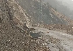 Gölbaşı ilçesinde korkutan heyelan
