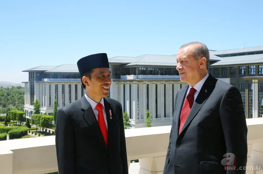 Erdoğan ve Widodo, Külliye'nin balkonunda özçekim yaptı 2