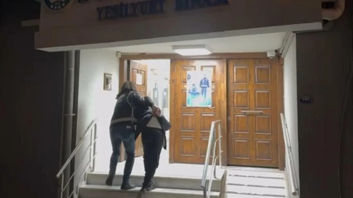 İzmir'de oto galeriye patlayıcı madde ile saldırı! 2 gözaltı