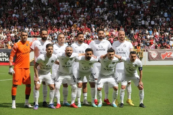 1684252443469.jpg Kocaelispor, TFF 1. Lig'e yükseldi! Bir zafer de Çorum FK yaşadı...