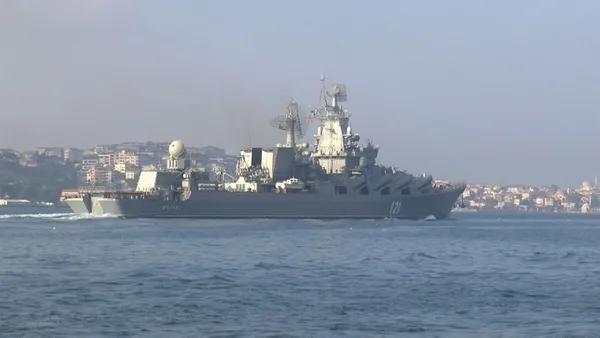 İngiliz basınından Moskova kruvazör gemisi hakkında flaş iddia! Patladı mı, patlatıldı mı? - 1