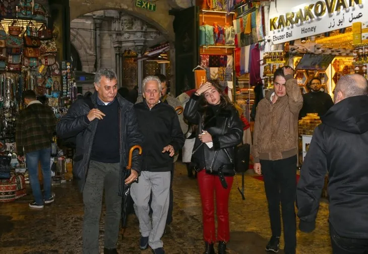 Michael Douglas ve Catherine Zeta Jones’tan hamam ve Kapalı Çarşı sefası