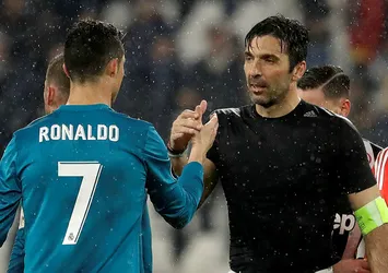 41 yaşındaki Buffon, Juventus'a döndü