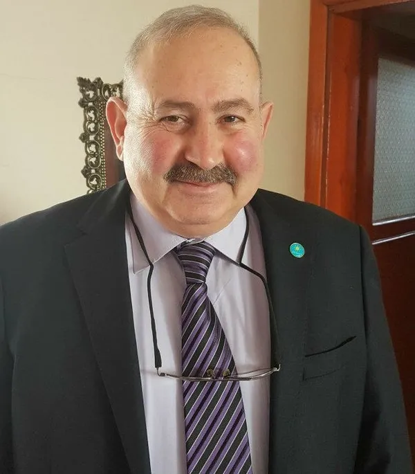 Meral Akşener’in yeni tiyatrosu! ’’Çiftçi çocuğu’’ dediği kişi İYİ Partili Orhan Senemoğlu’nun oğlu Göktuğ Senemoğlu çıktı